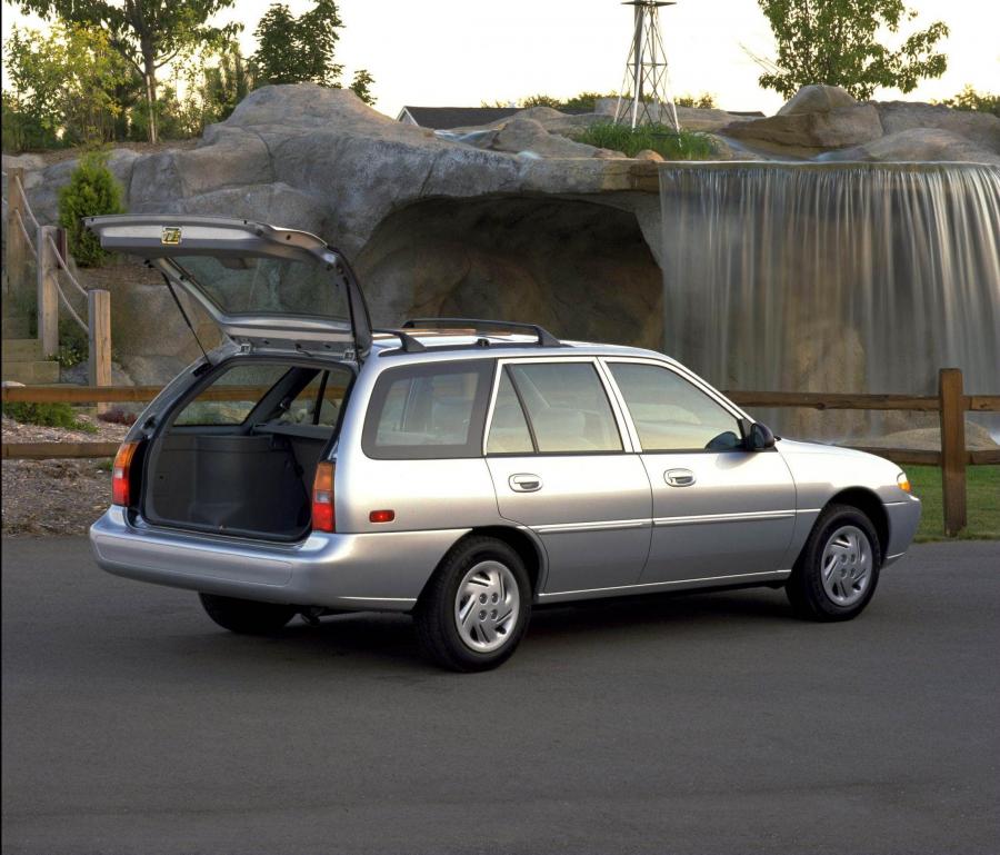  Ford Escort America 1997 года  (фото 24 из 31)